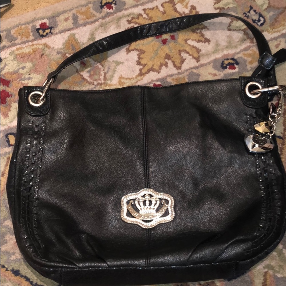 Black purse in perfect condition
